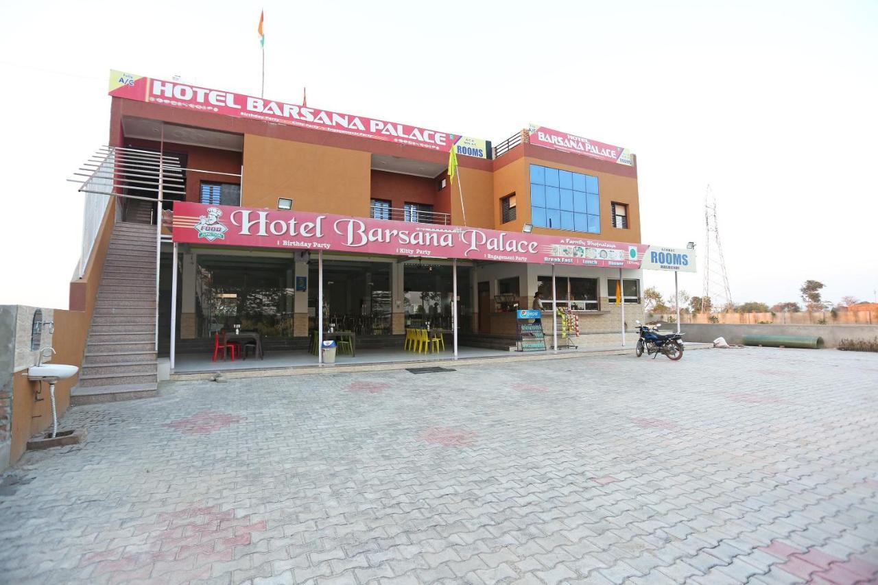 Oyo 29517 Hotel Barsana Palace Chhata Exterior foto